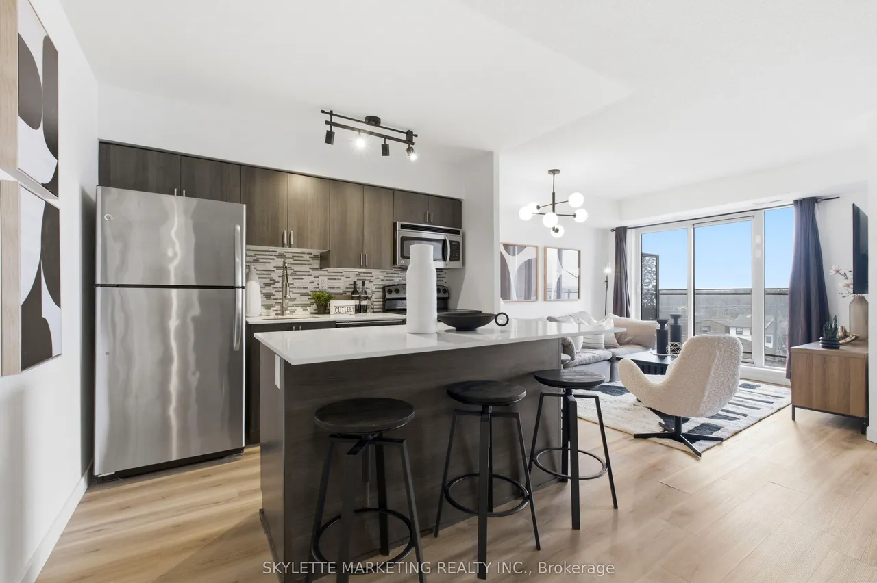 801 Sheppard Avenue W — photo 3