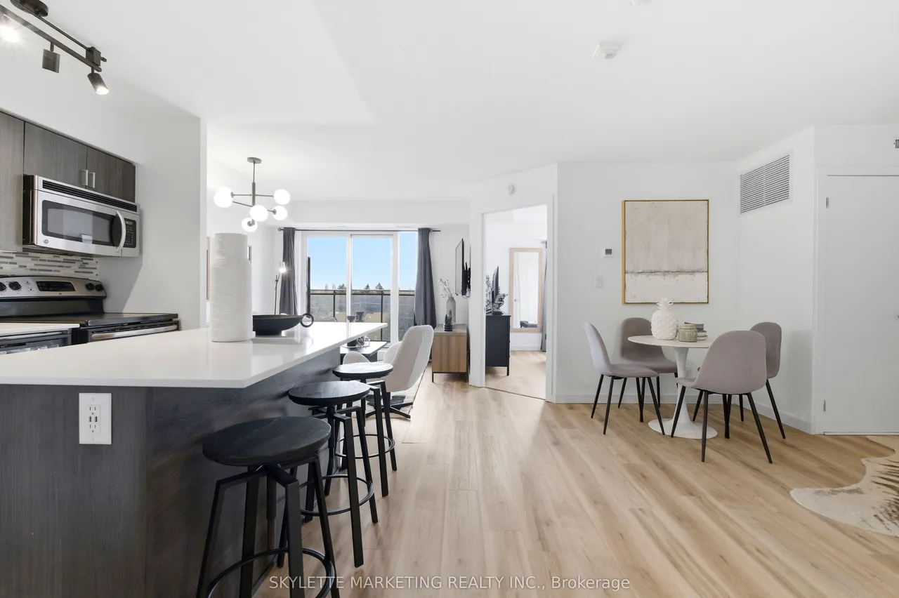 801 Sheppard Avenue W — photo 2