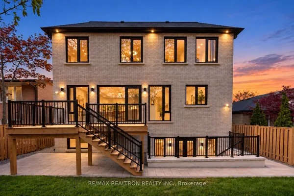 35 Foxwarren Drive — photo 2