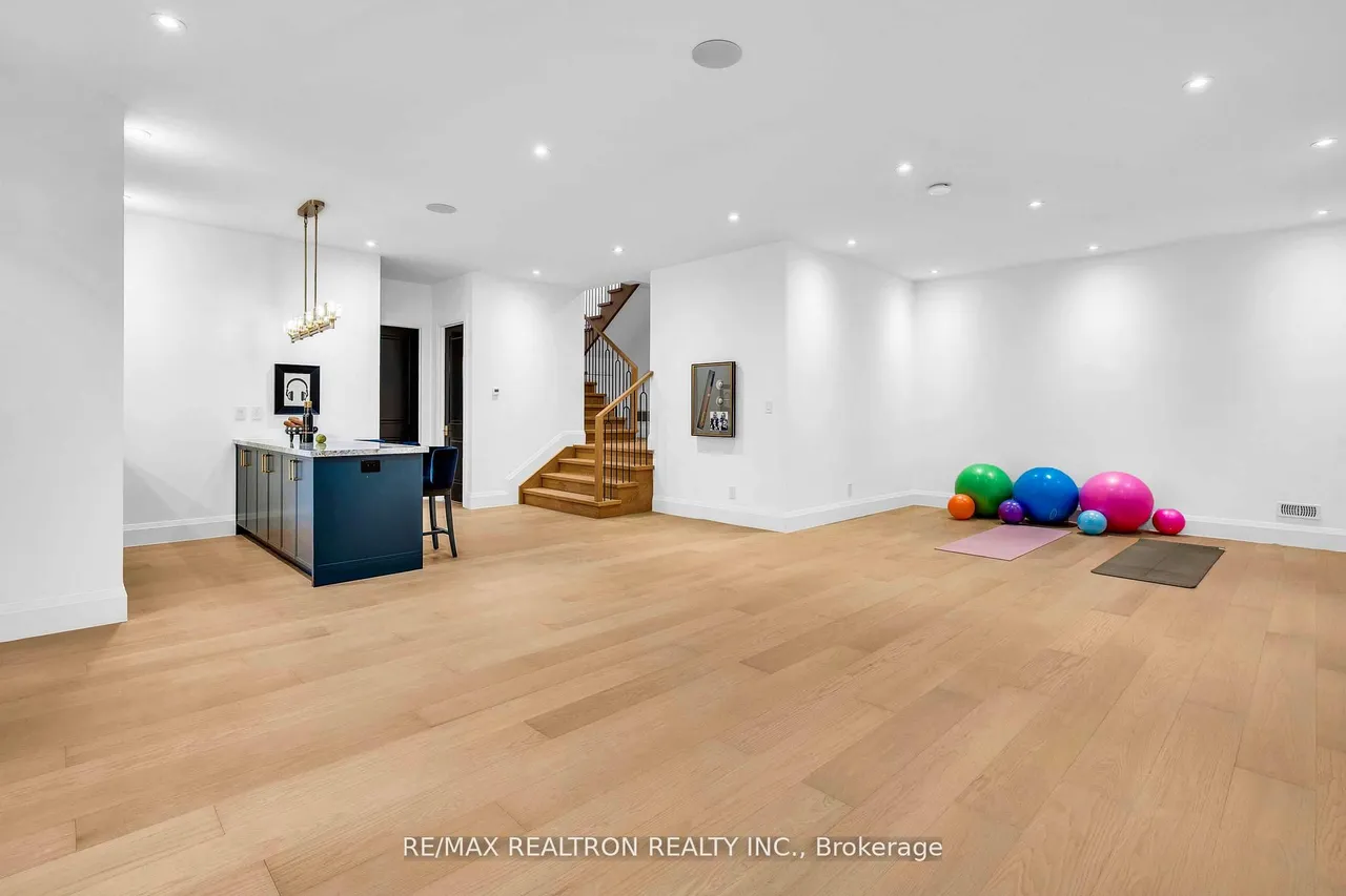 35 Foxwarren Drive — photo 46