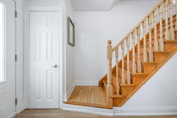 465 Oakwood Avenue — photo 2