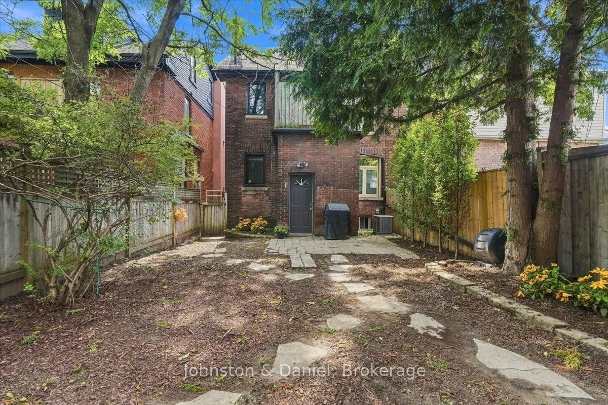 16 Barton Avenue — photo 5