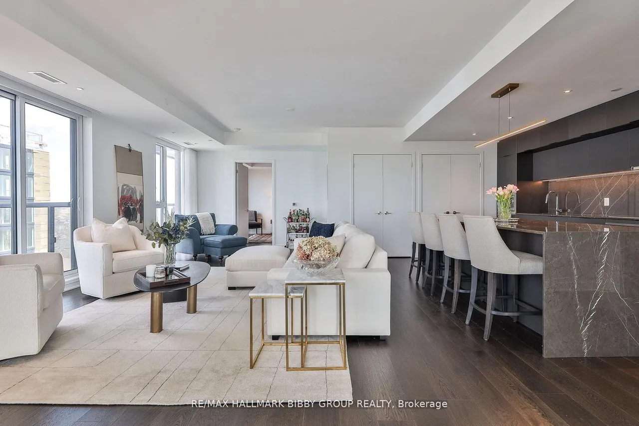 185 Alberta Avenue — photo 3
