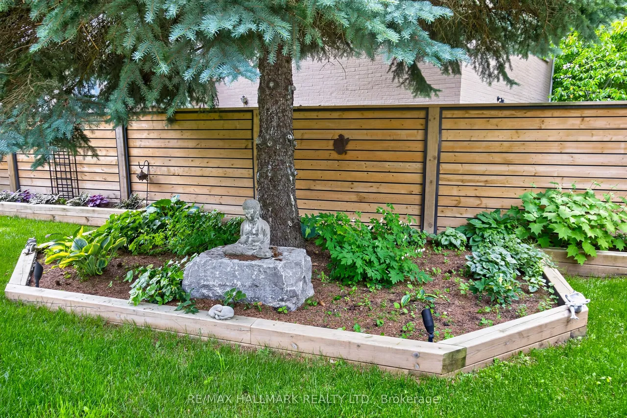 21 Allenwood Crescent — photo 49