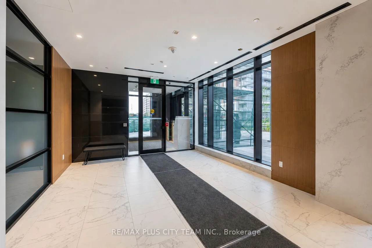 8 Tippett Road — photo 17