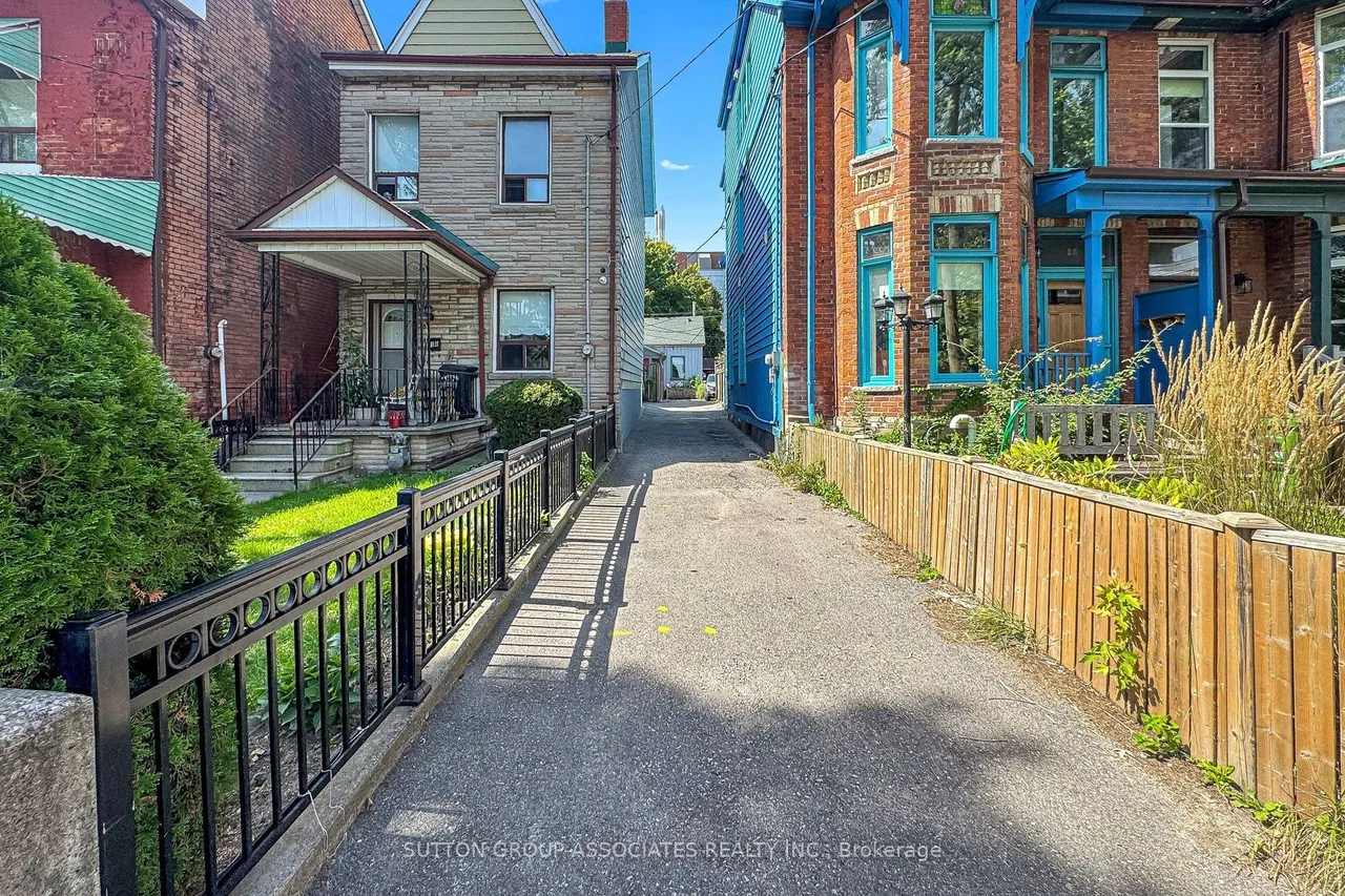 18 1/2 Bellevue Avenue — photo 2