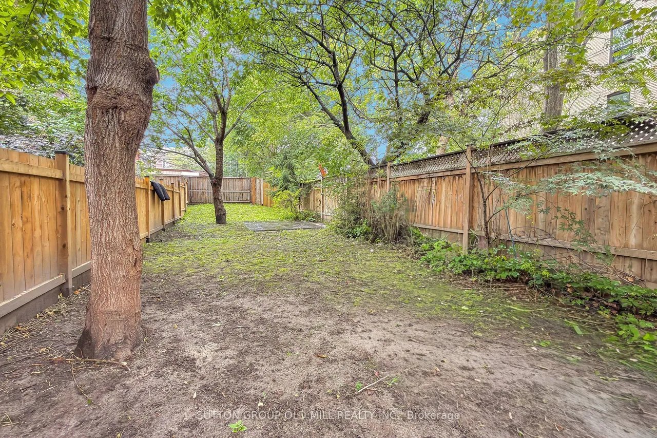 1060 College Street — photo 48