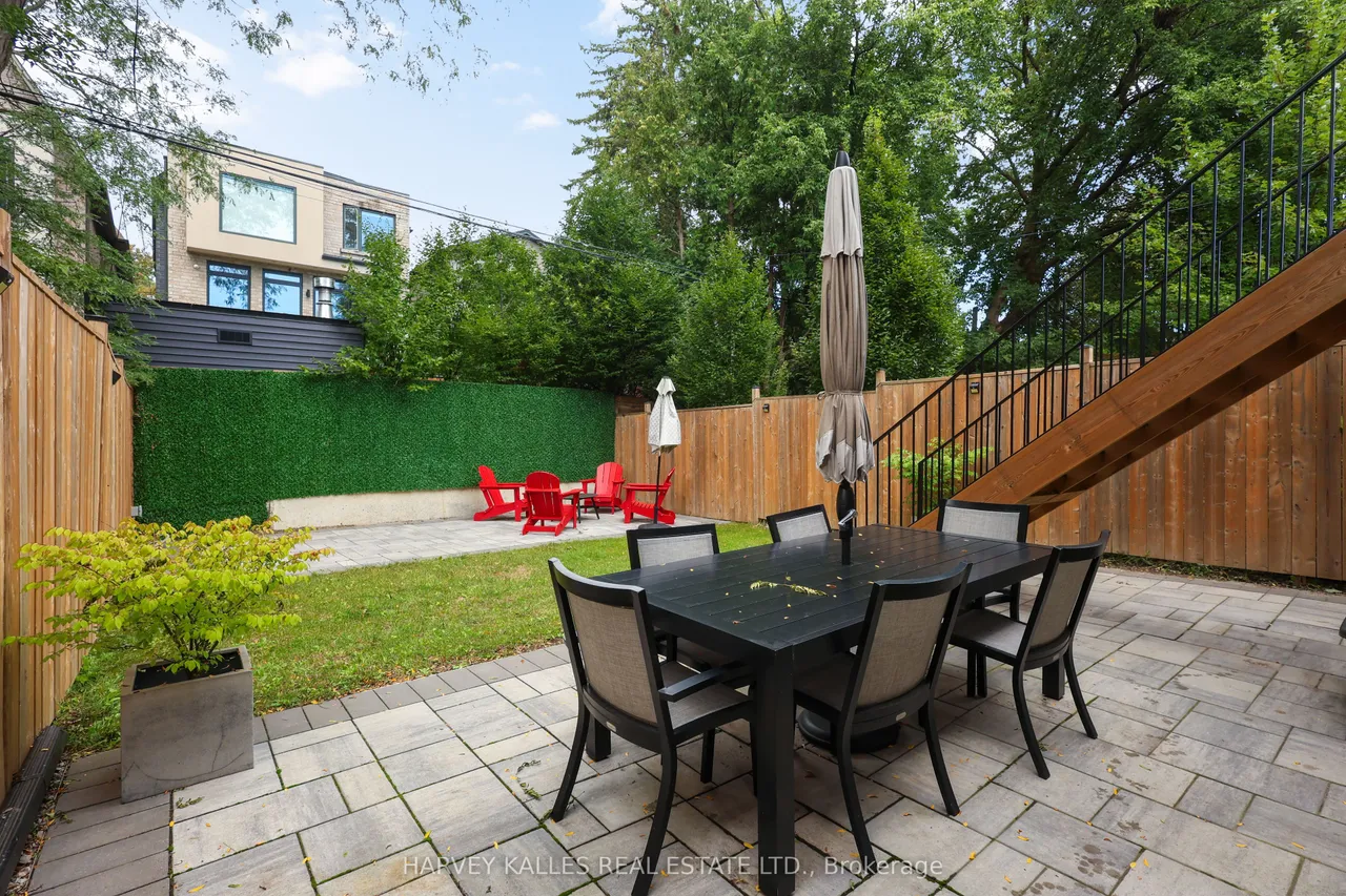 90 Roe Avenue — photo 49