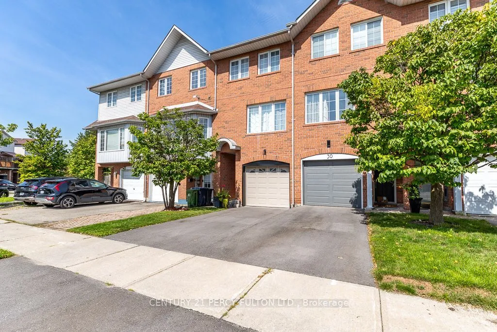 28 Rumi Crescent — photo 2