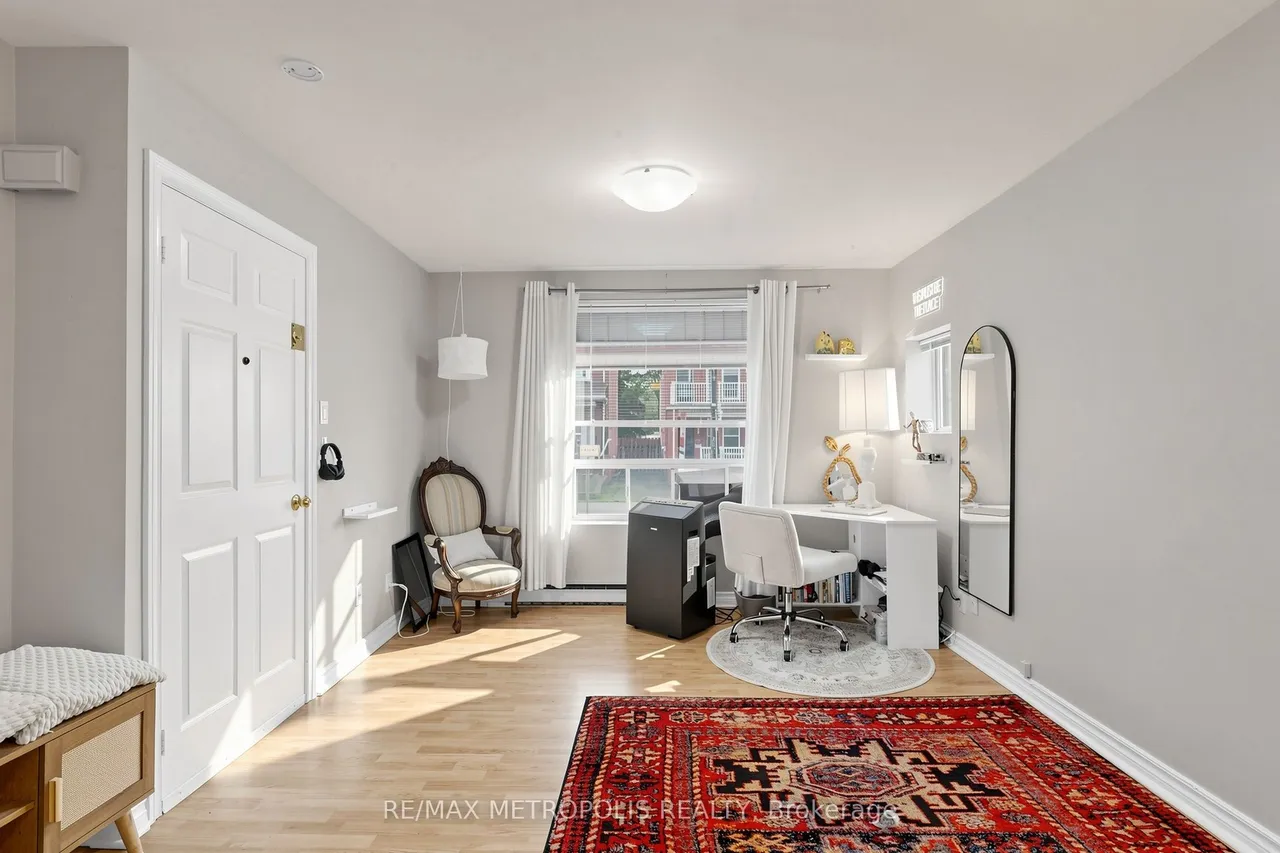 742 Dufferin Street — photo 3