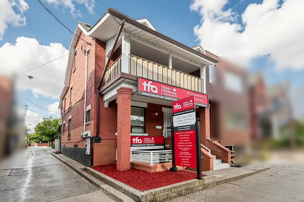 742 Dufferin Street — photo 2