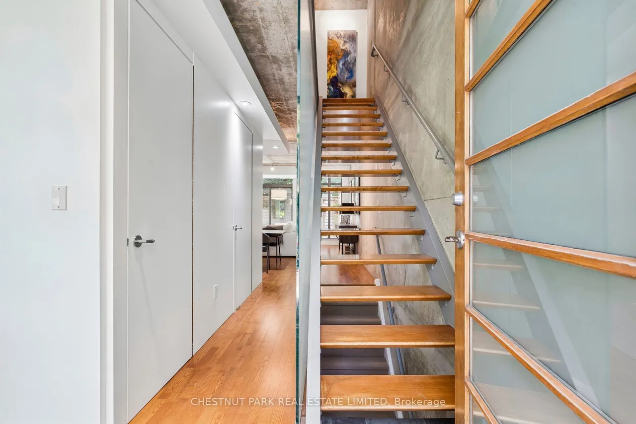 271 Mutual Street — photo 3