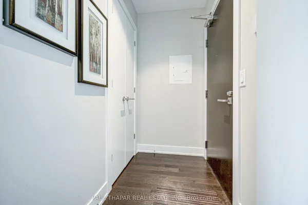 3018 Yonge Street — photo 2