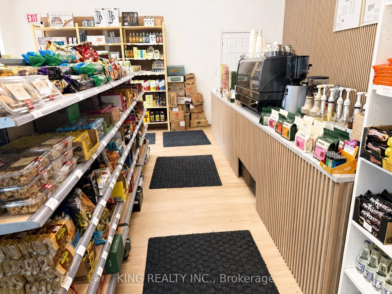 260 Niagara Street — photo 28