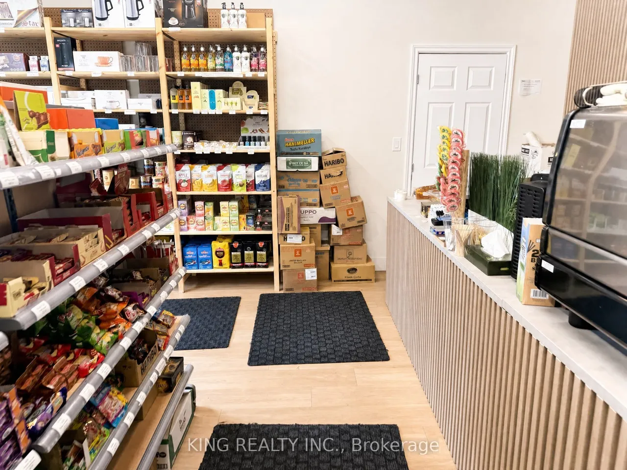260 Niagara Street — photo 27