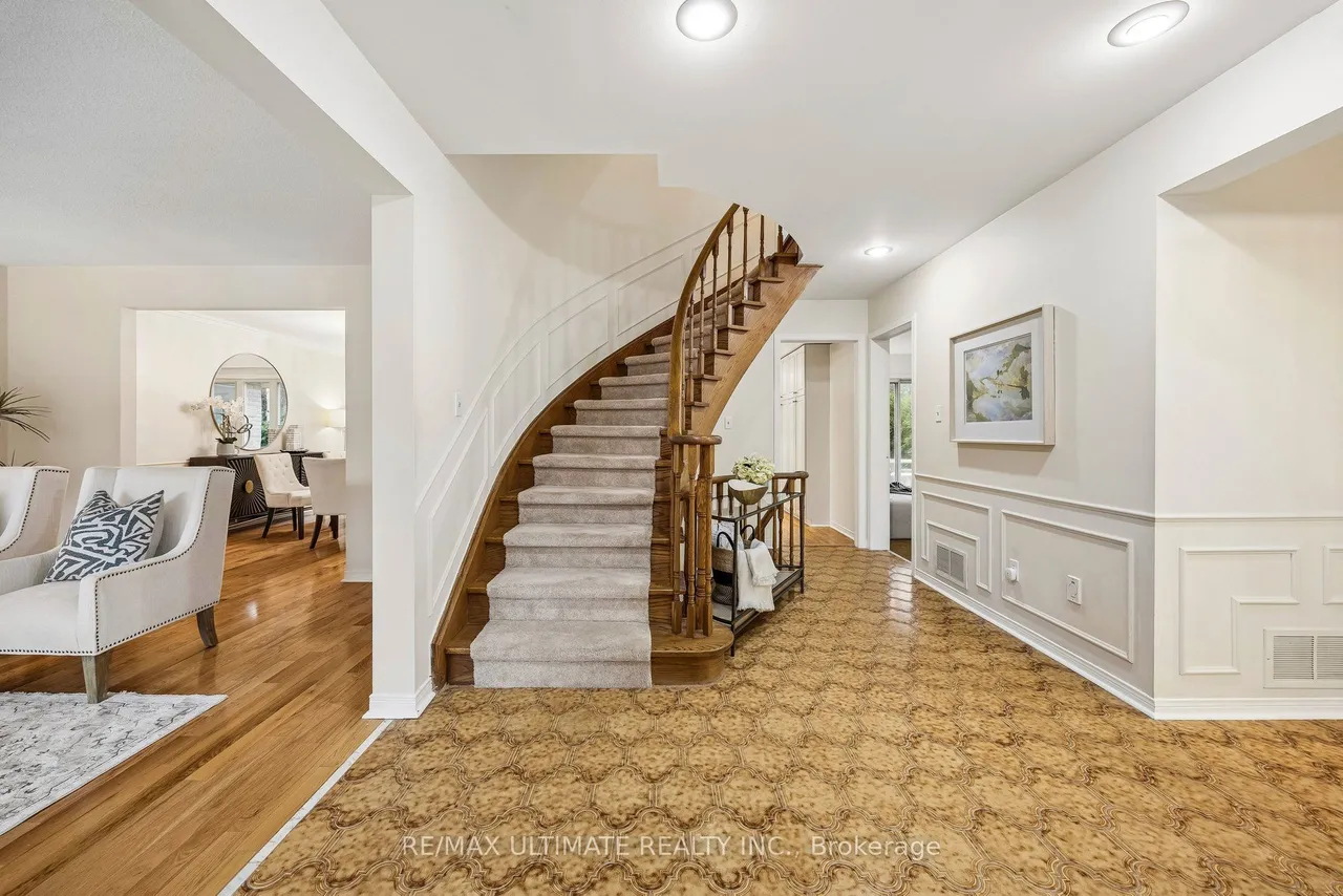 32 Saddletree Drive — photo 2