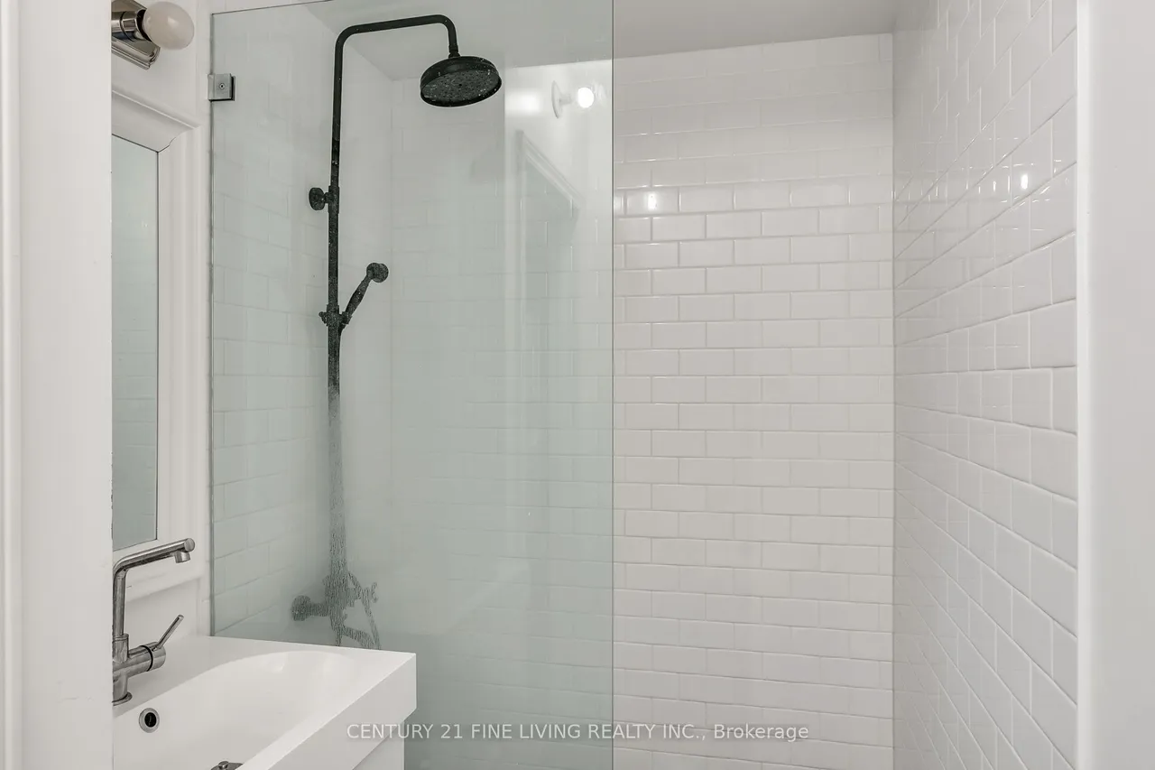 81 Huron Street — photo 45
