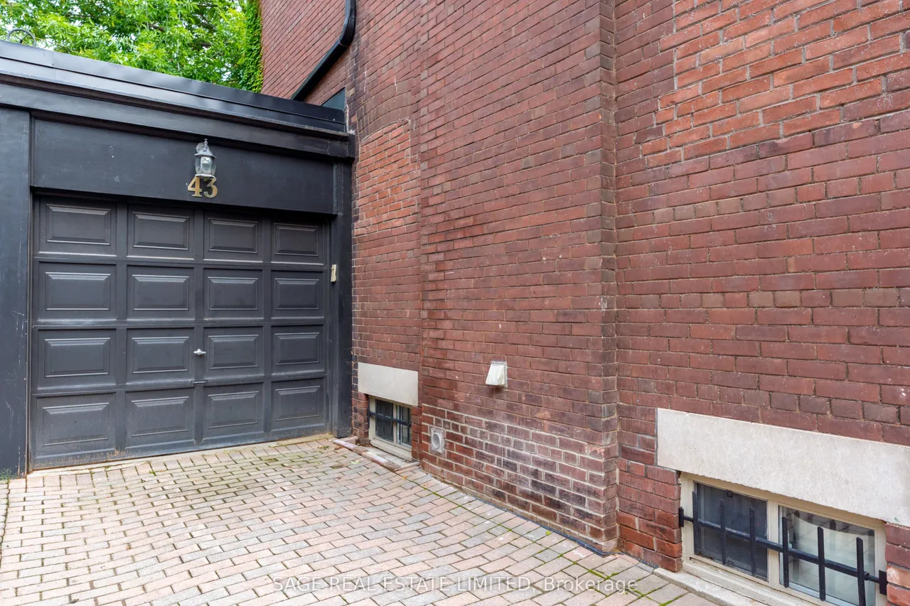 43 Oriole Road — photo 50