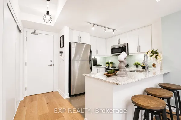 500 St Clair Avenue W