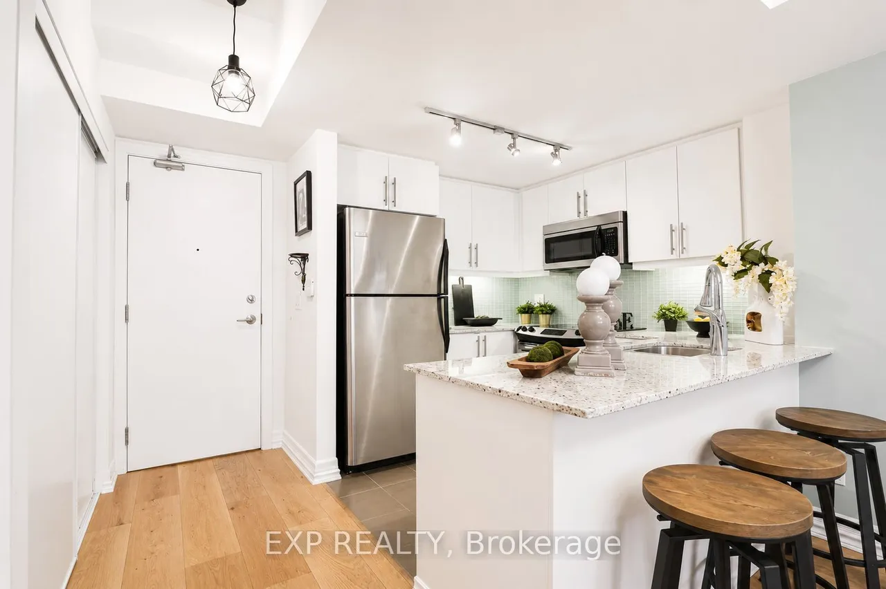 500 St Clair Avenue W