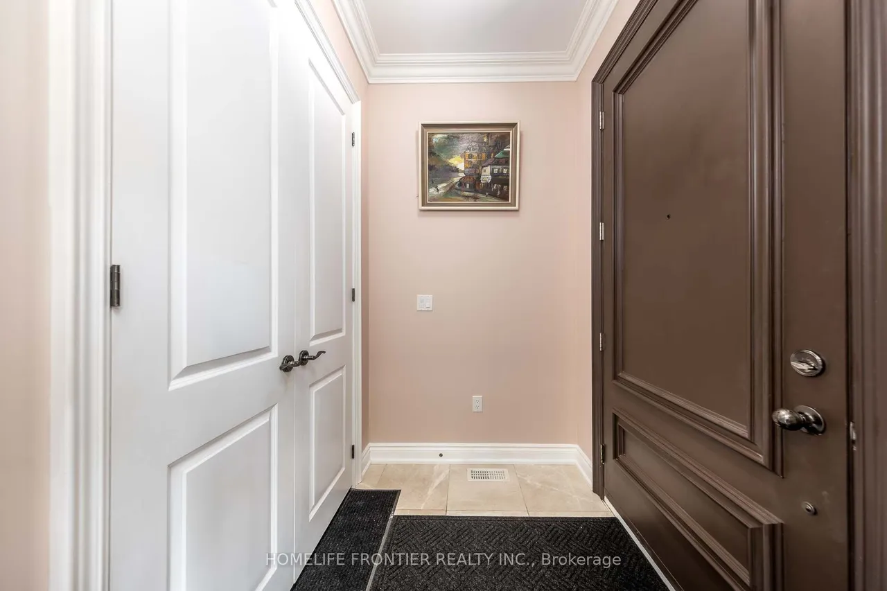 183 Finch Avenue E — photo 3