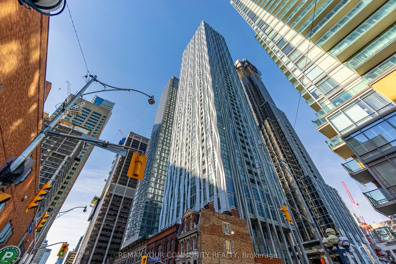 1 Yorkville Avenue — photo 3
