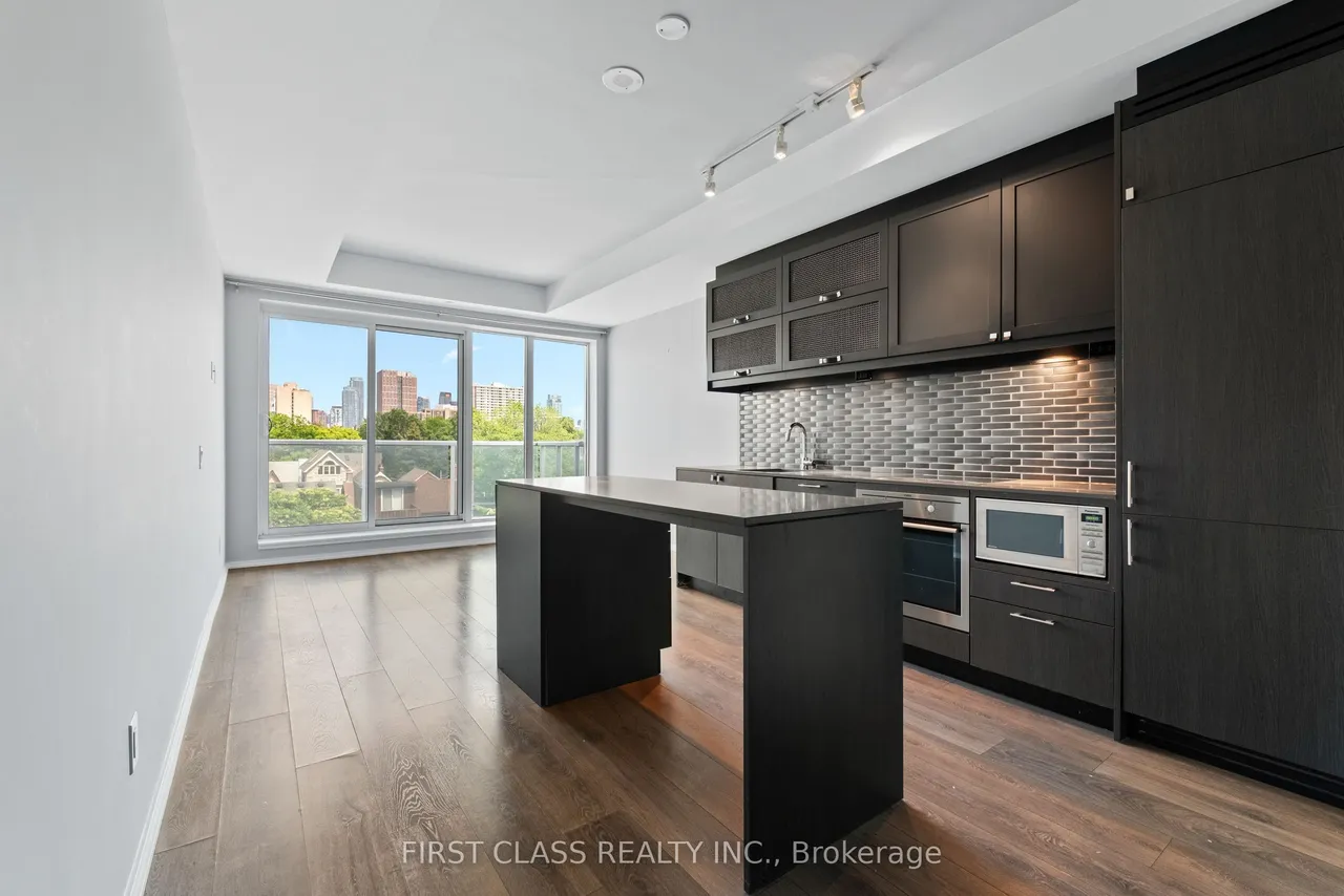 783 Bathurst Street — photo 2