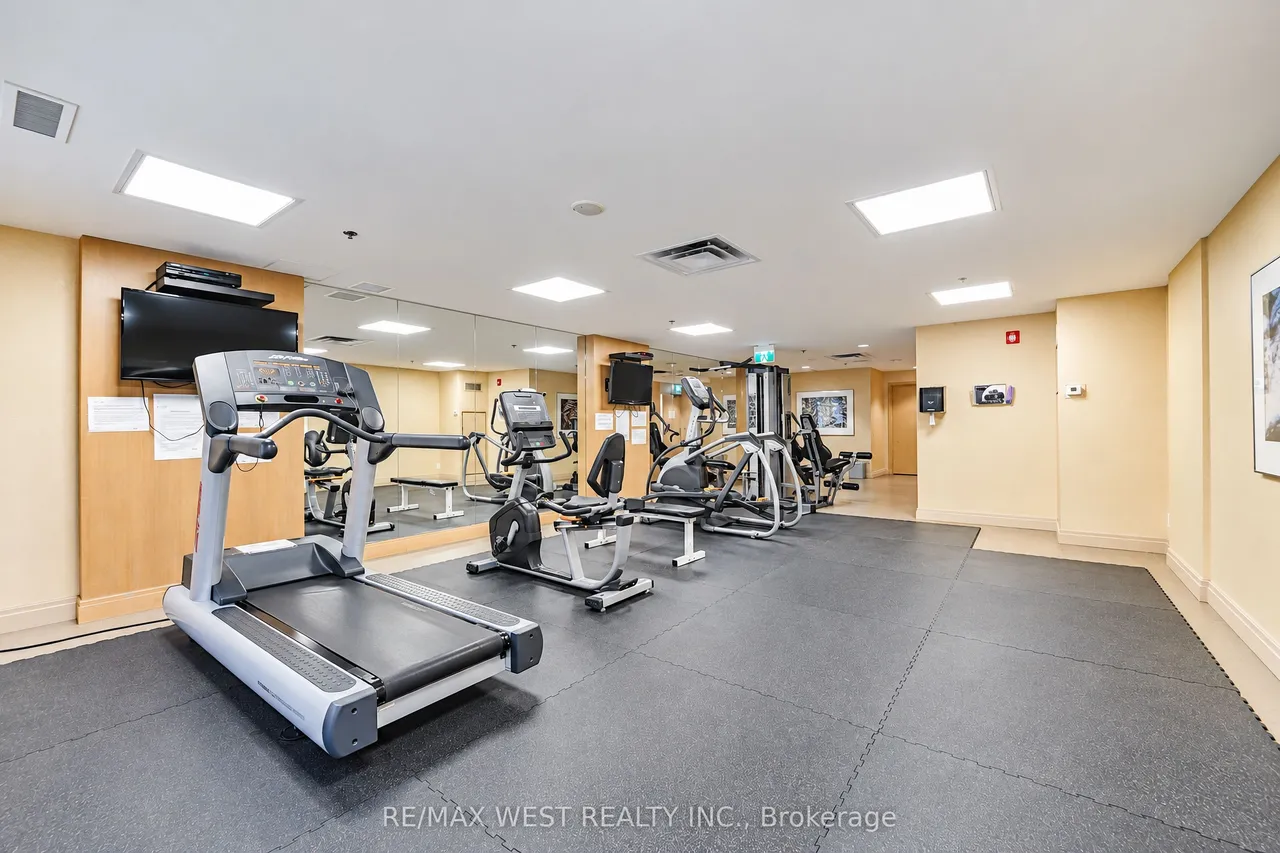 736 Spadina Avenue — photo 10