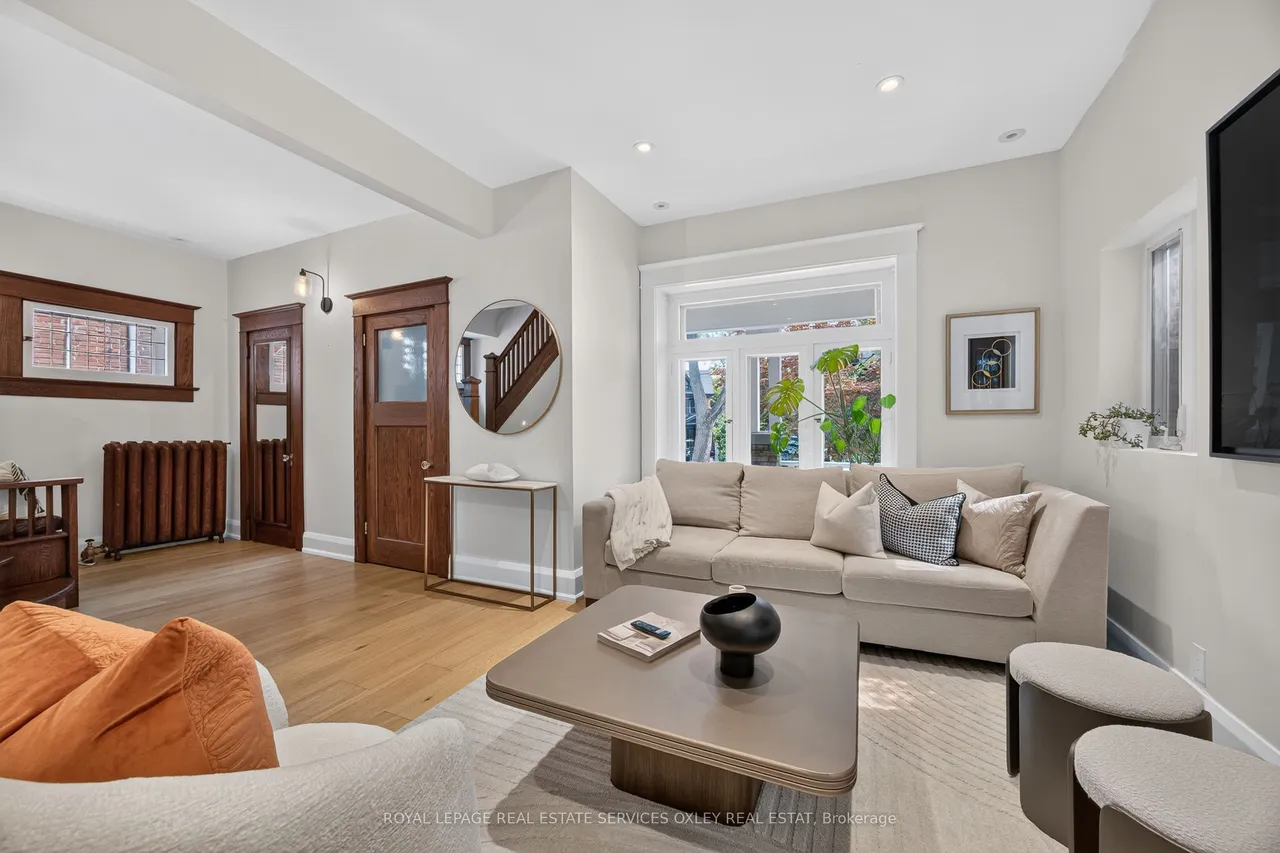 20 Edgewood Crescent — photo 3