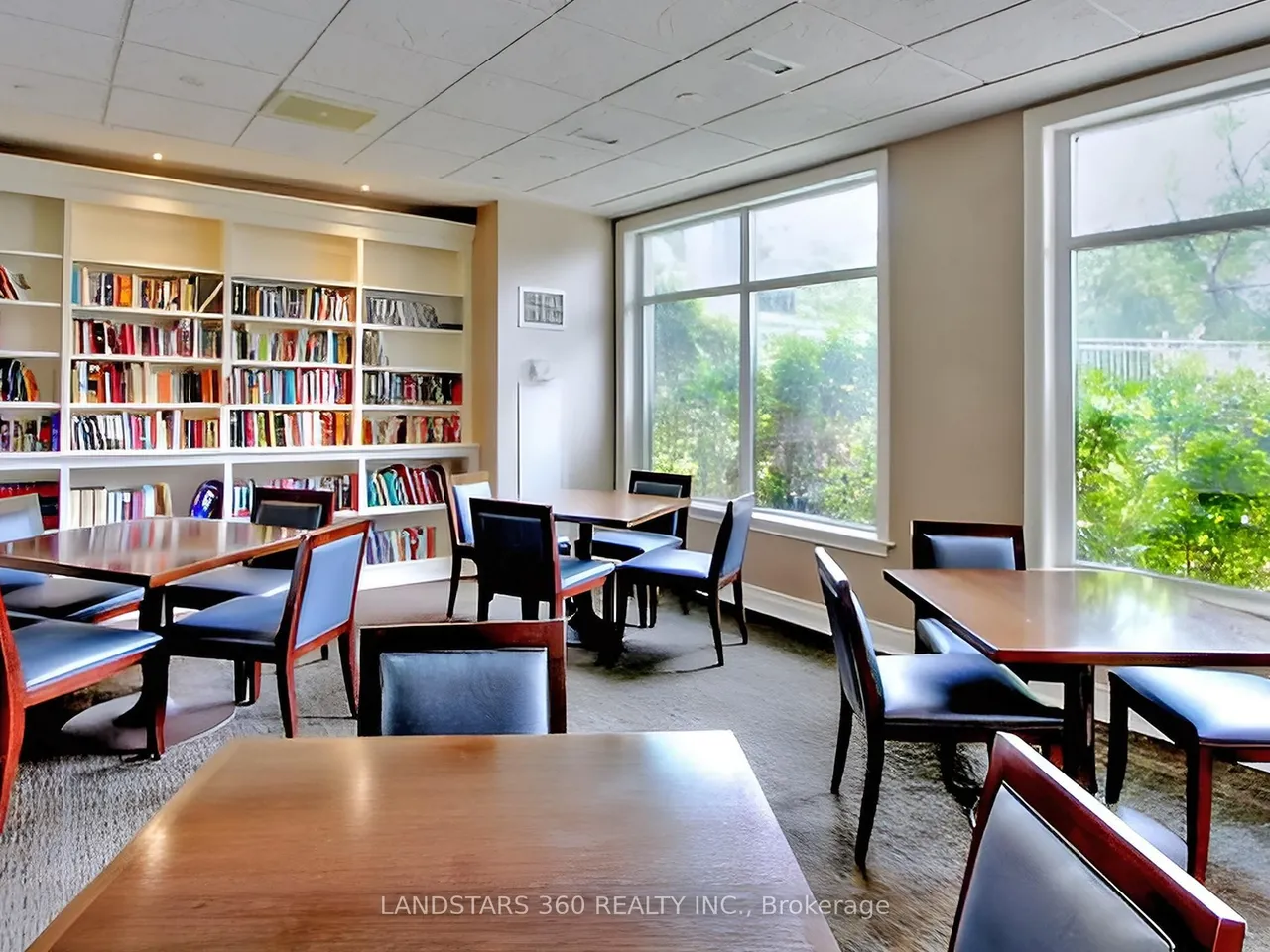 701 W Sheppard Avenue W — photo 35