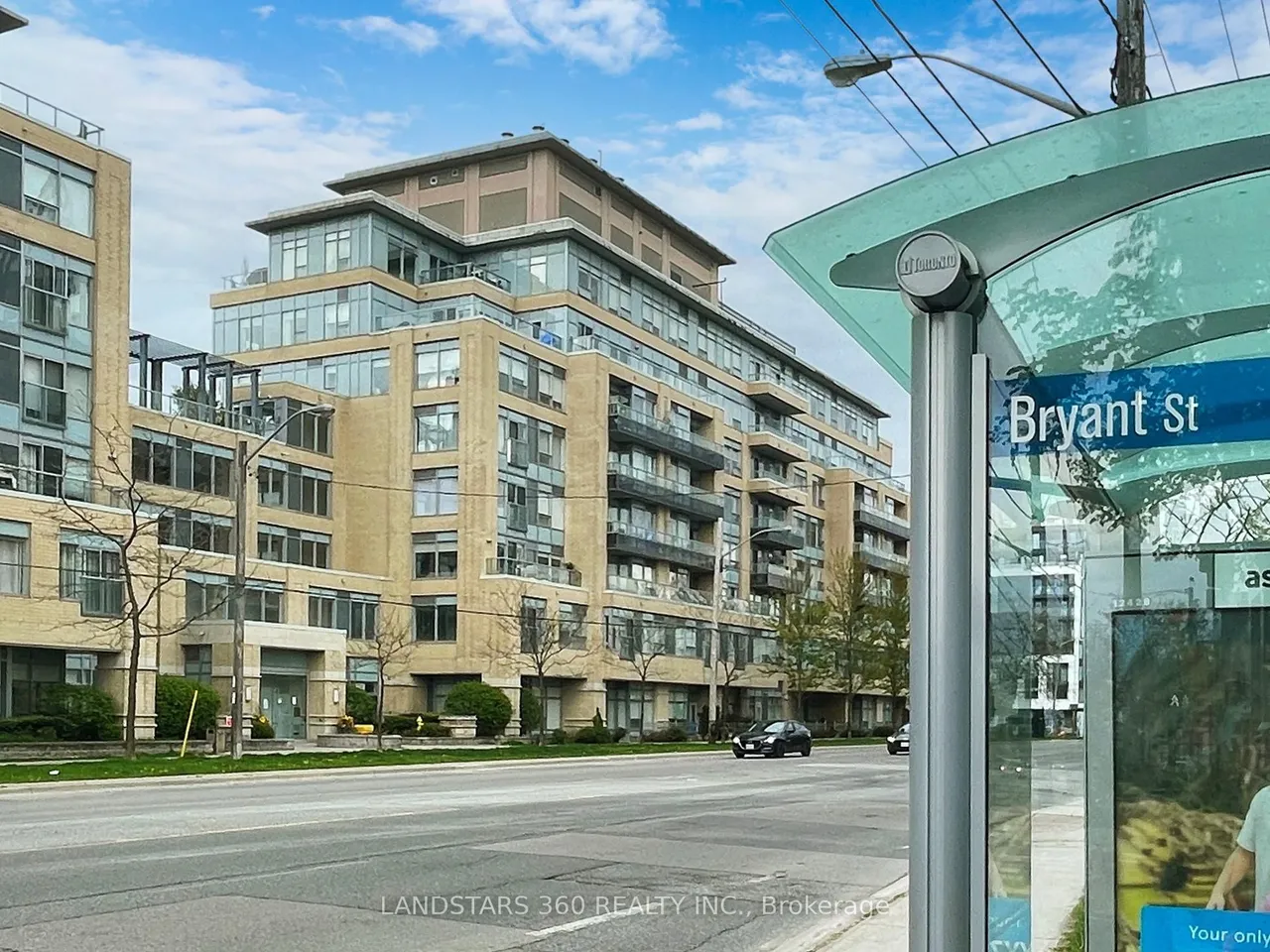 701 W Sheppard Avenue W — photo 3