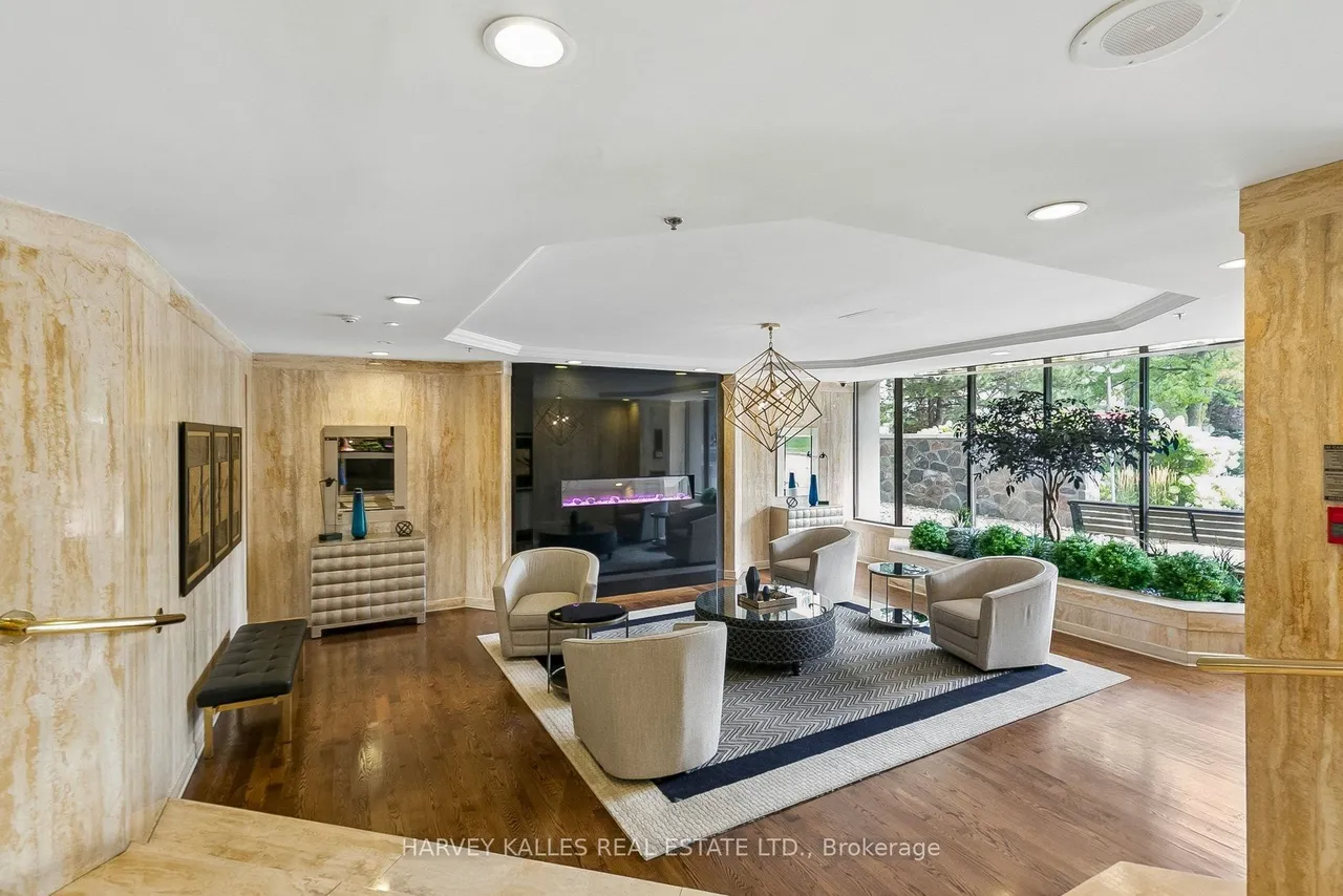 65 Skymark Drive — photo 3