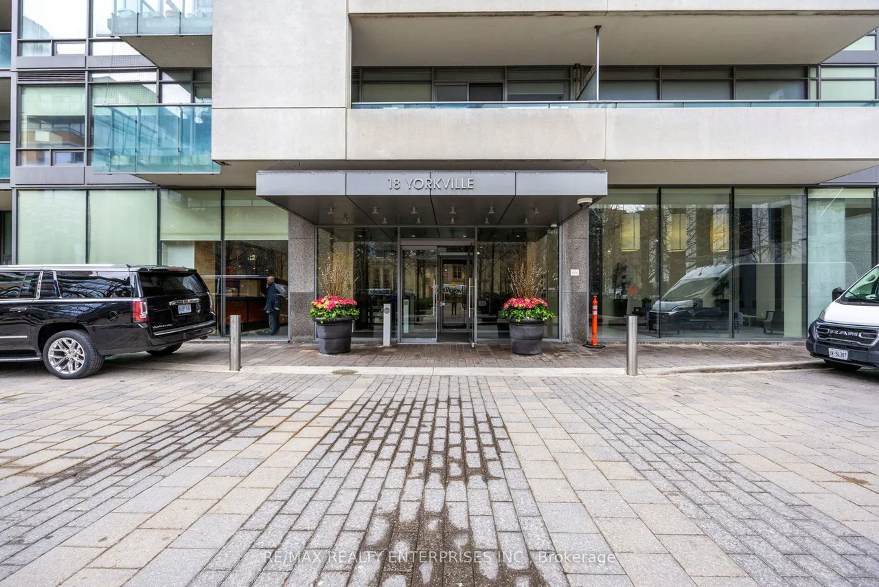 18 Yorkville Avenue W — photo 13