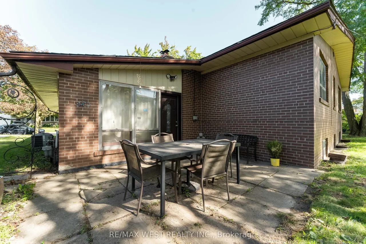 274 Maxwell Street — photo 50