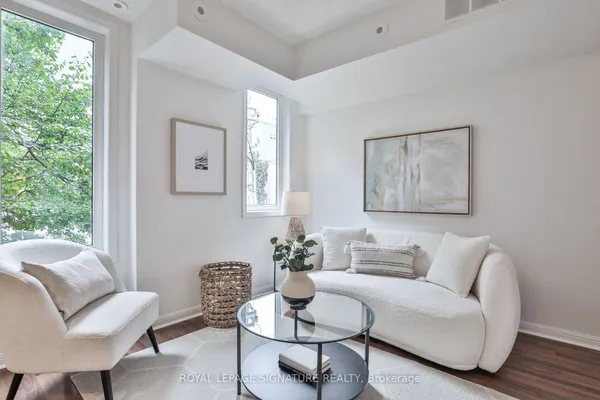 92 Strachan Avenue — photo 2