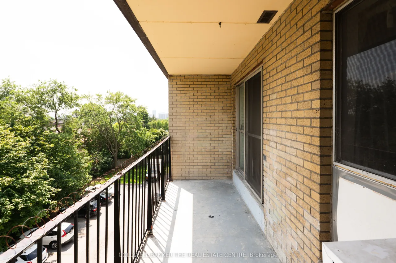 1690 Victoria Park Avenue — photo 27