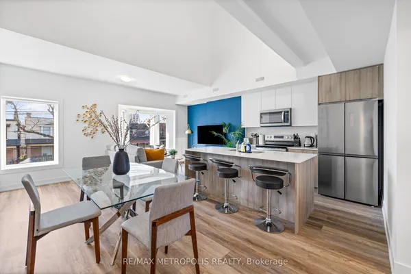 447 Lansdowne Avenue — photo 2