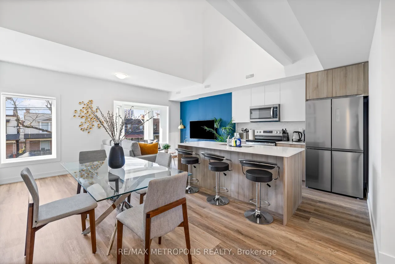 447 Lansdowne Avenue — photo 2