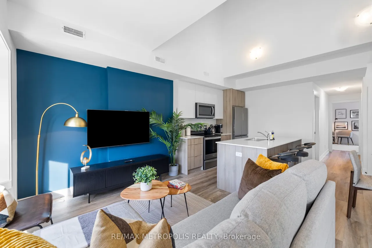 447 Lansdowne Avenue — photo 3
