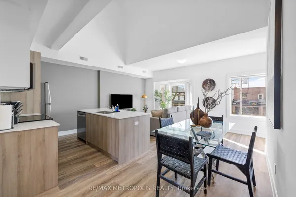 449 Lansdowne Avenue — photo 2