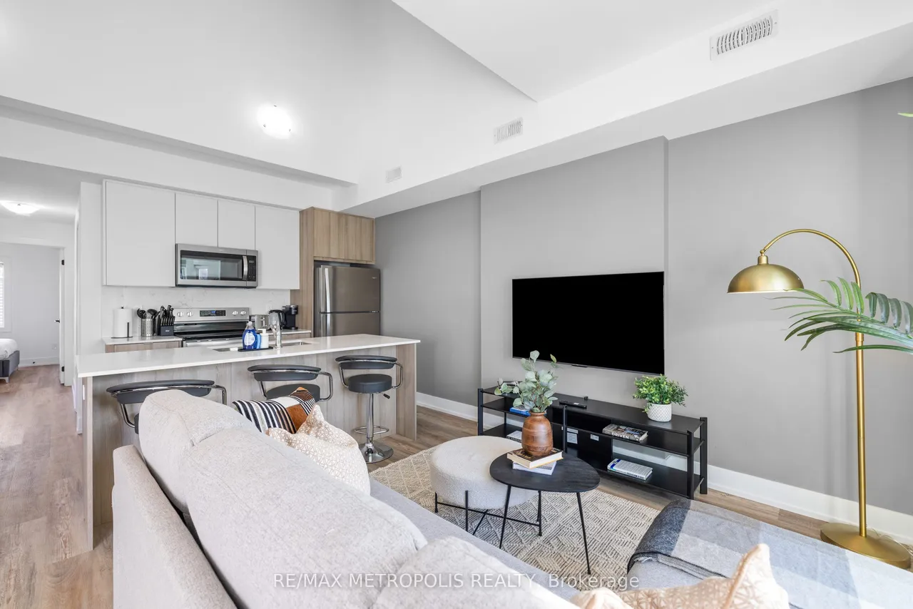 449 Lansdowne Avenue — photo 3