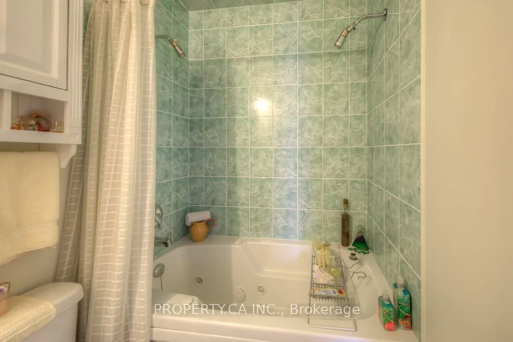 778 Sheppard Avenue W — photo 17