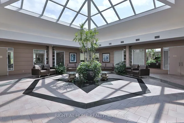 7 Concorde Place — photo 2