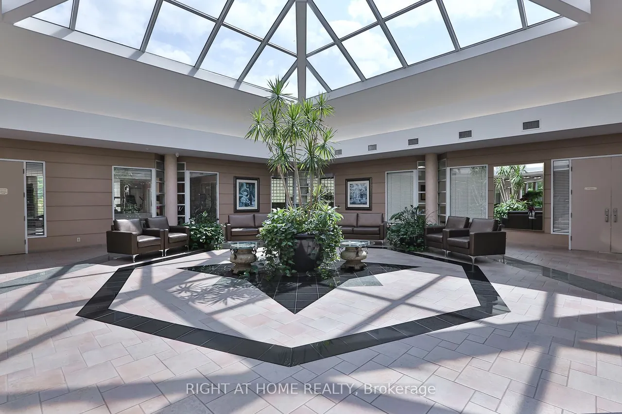 7 Concorde Place — photo 2