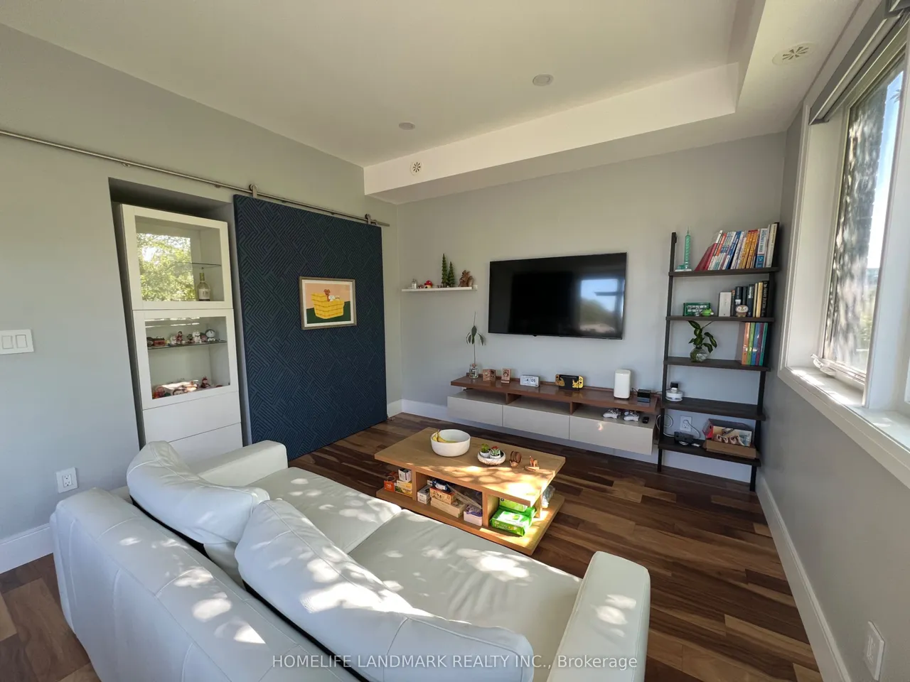 780 Sheppard Avenue E — photo 3
