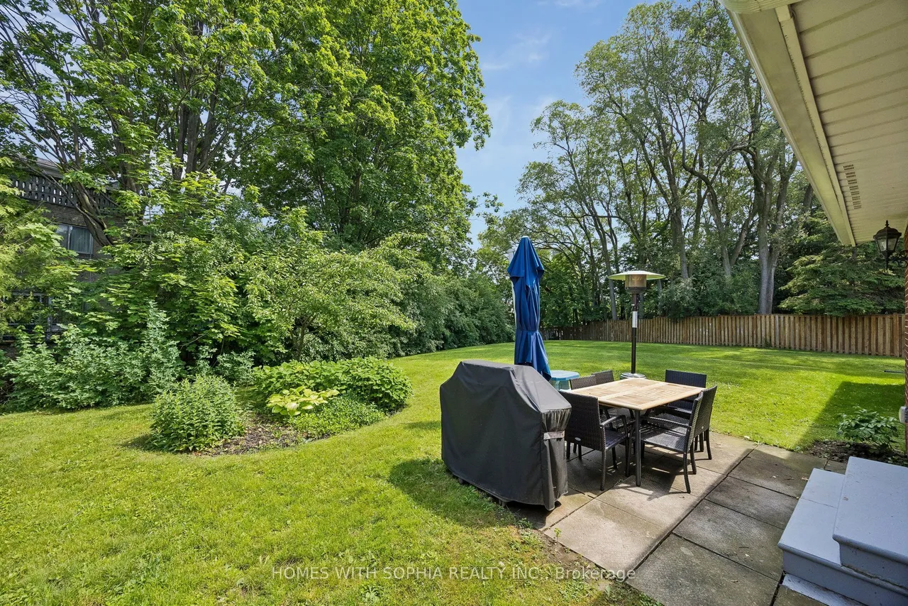 34 Rustywood Drive