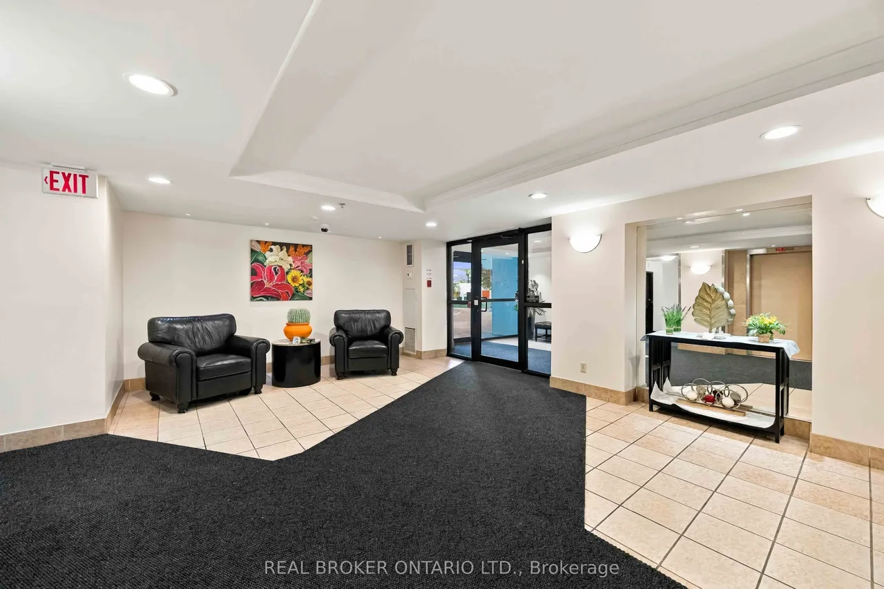 5 Old Sheppard Avenue — photo 3