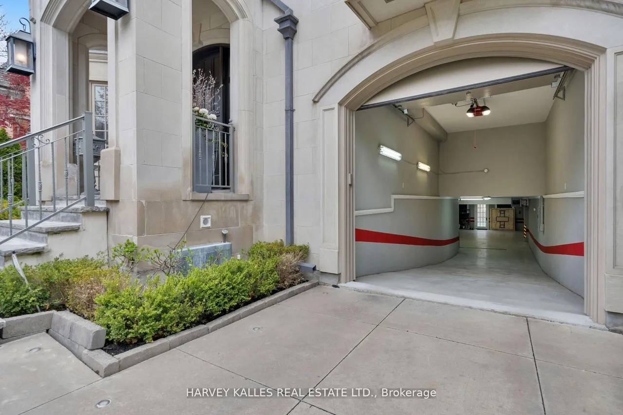 215 Dunvegan Road — photo 45