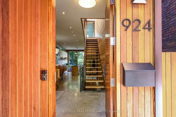 924 Manning Avenue — photo 2