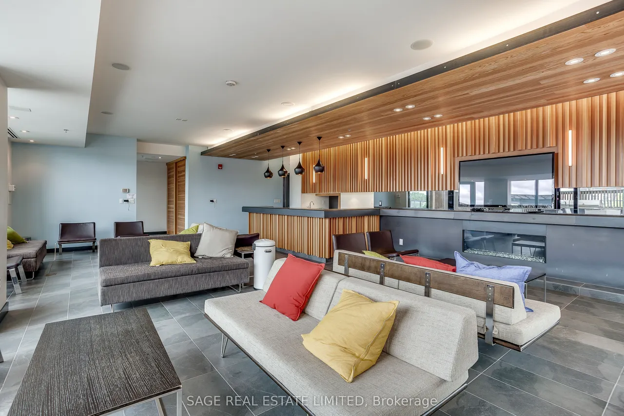 8 Dovercourt Road — photo 33